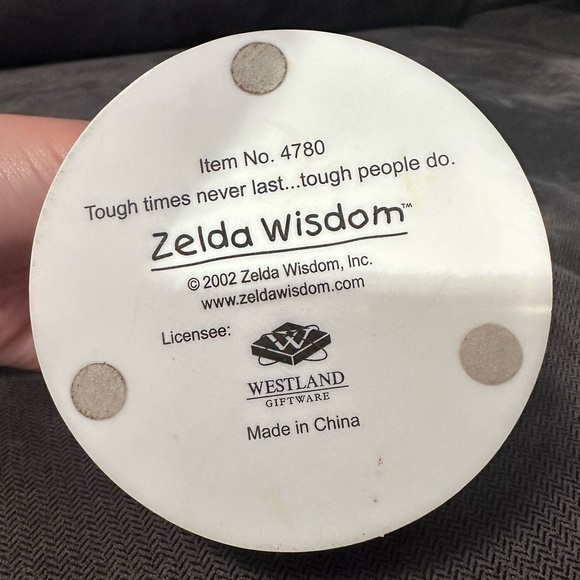 Zelda Wisdom Tough Times never last .. tough people do bulldog figurine - Picture 8 of 8